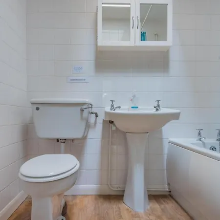 Apartman 1 Bed In Penrith Oc-sz222 *